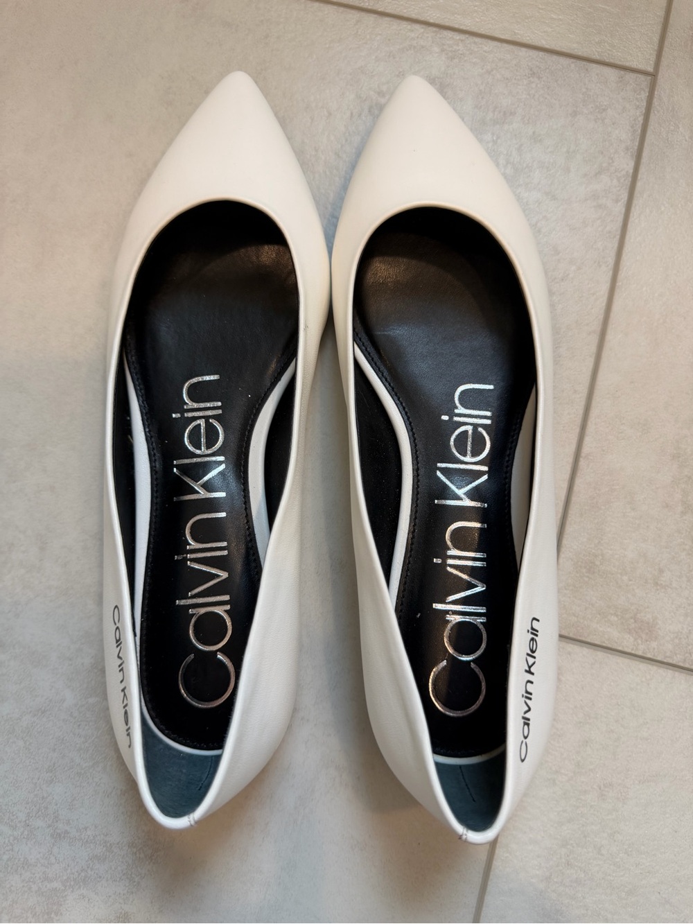 Calvin Klein Women's White Pointed Toe Flats Size 7 - Picture 6 of 7